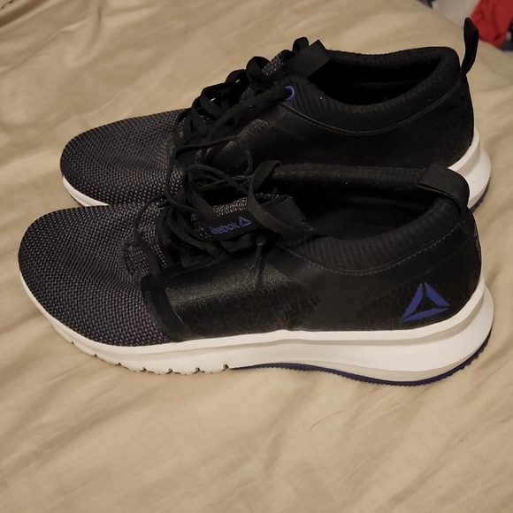 Reebok running shoes - Picture 1 of 5